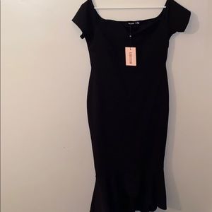 Never worn fishtail midi dress! Very flattering!